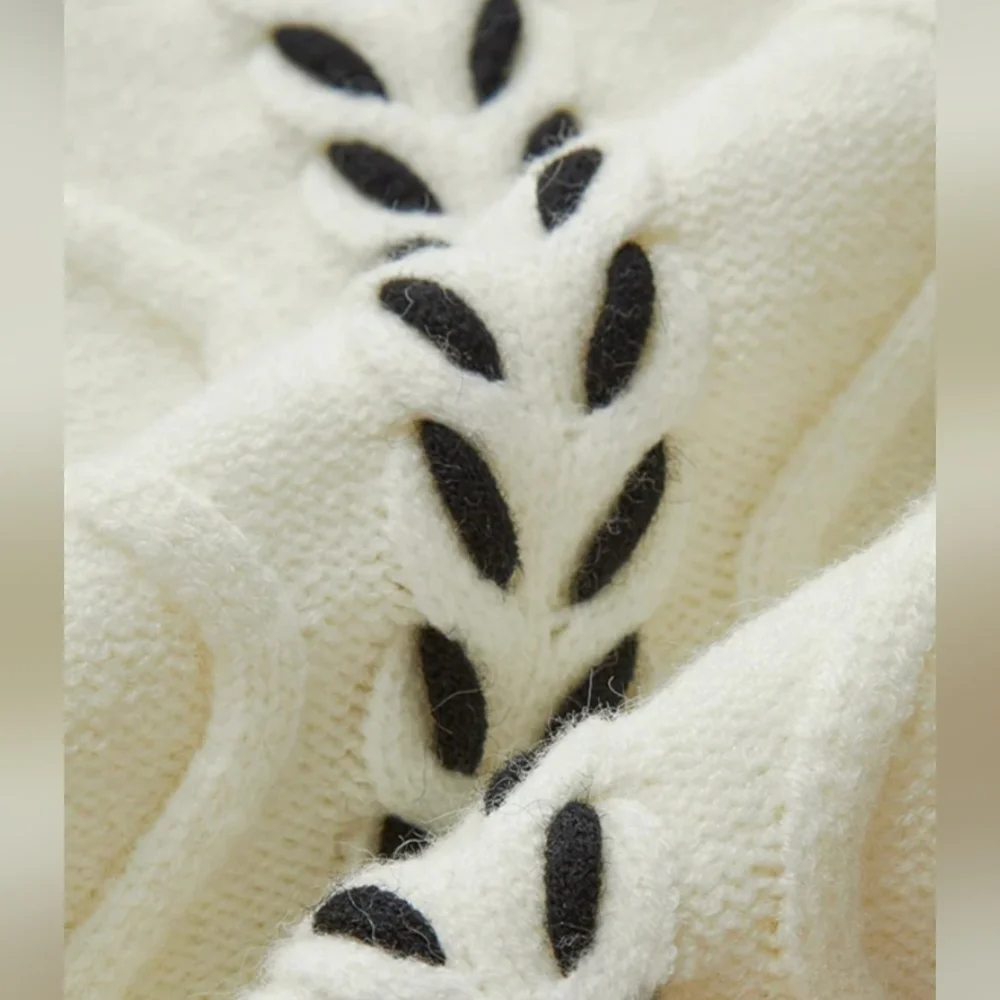 NWT COMMENSE Contrast Binding Cable Knit Top. Size S. - Picture 3 of 5